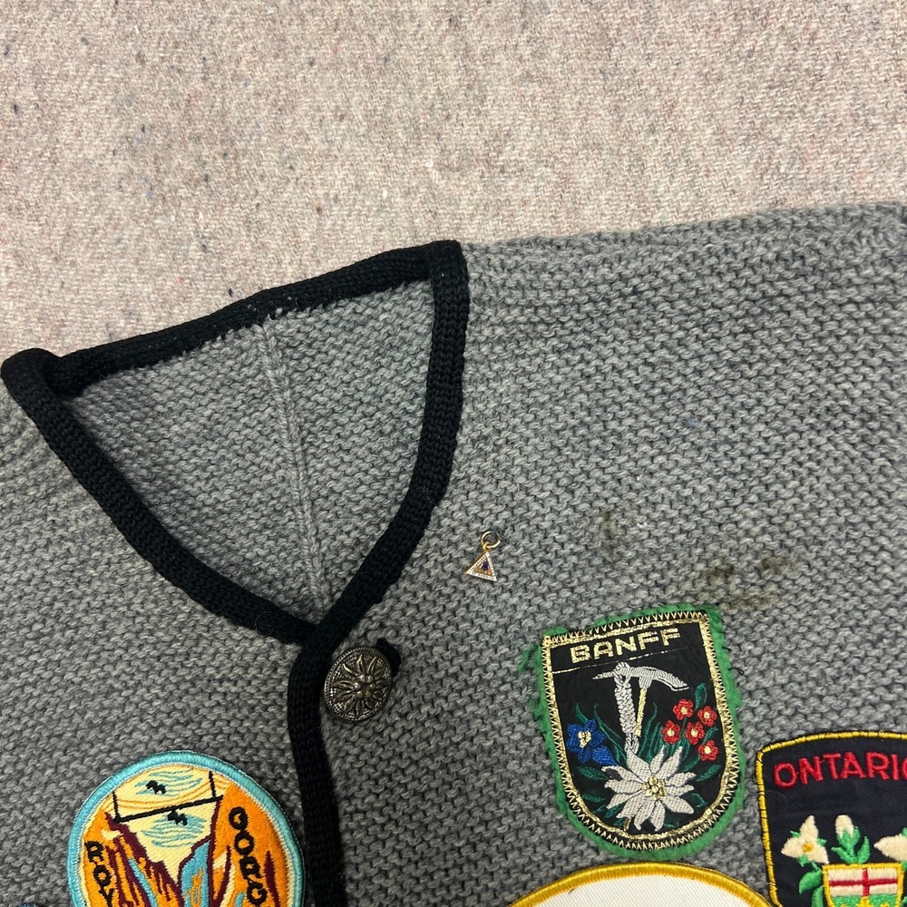 Vintage Patched Wool Sweater Mens Small Gray 1960s Cardigan Tourist Travel - Picture 7 of 11